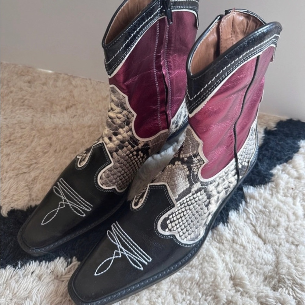 New cowboy boots from Zara, size 10/40